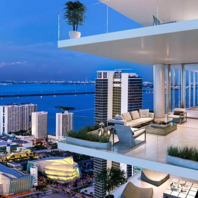Szabadtéri élettér, terasz, luxus felhőkarcoló, Miami