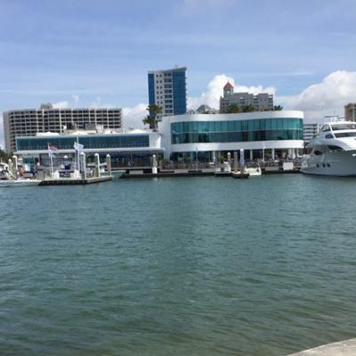 Yachtok Sarasota Kikötöben